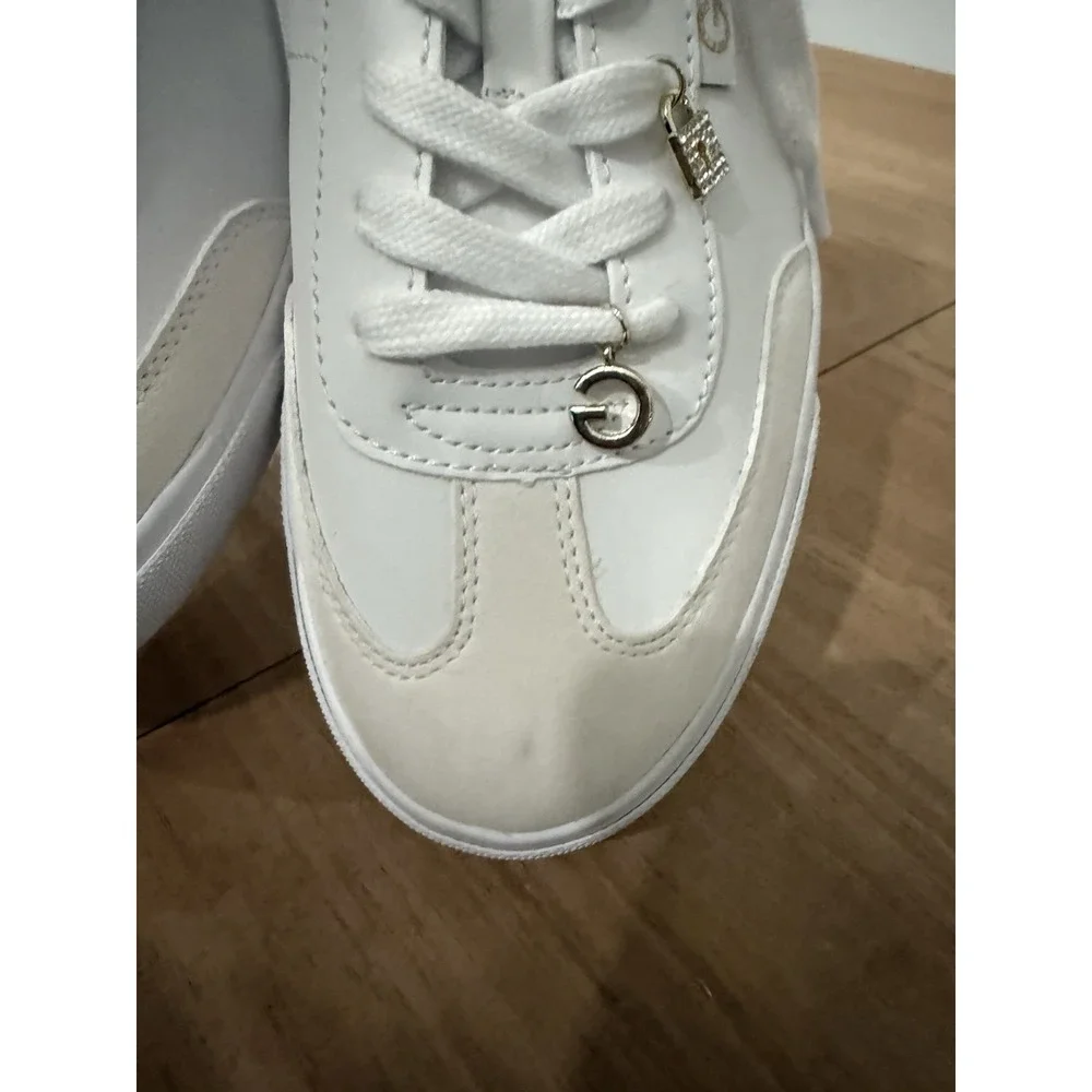 GBG Guess White Low-Top Sneakers w/ Gold Charm Details – Women's Size 11